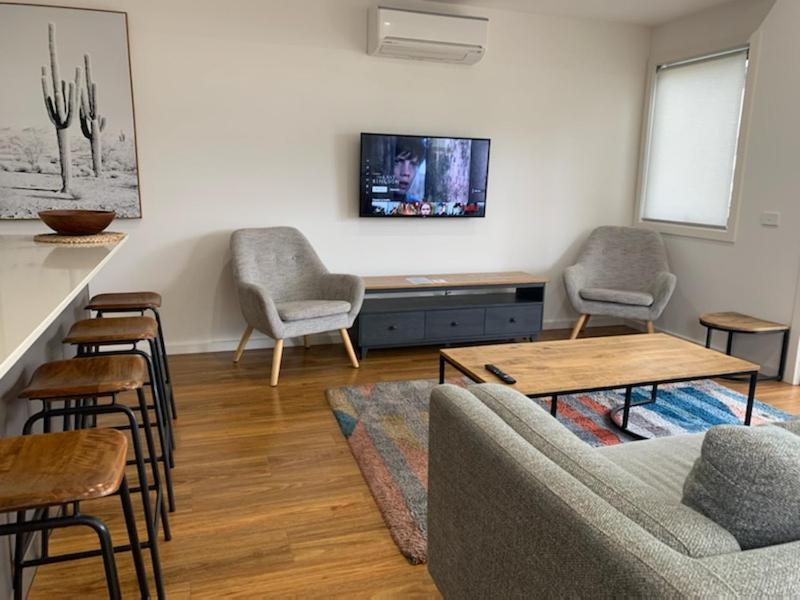 Captains Cove Ground Floor Luxury Apartments Пейнсвілл Екстер'єр фото